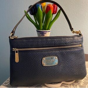 Michael Kors Pebbled Leather Navy Wristlet GUC